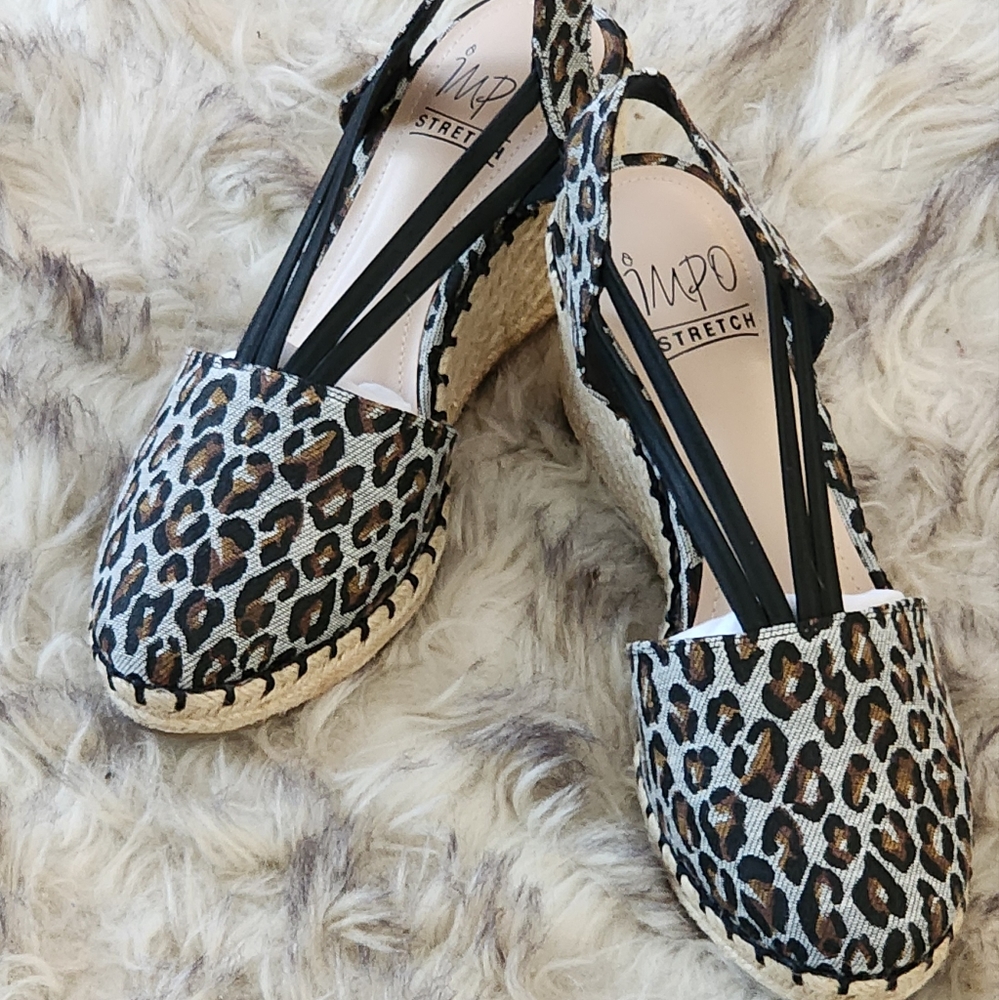 Womens NWOT in box never worn / IMPO 8M Taedra Taupe Multi Cougar Canvas/Elastic